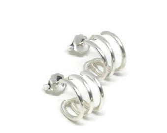 Orecchini Triple Hoop Post, Piccolo Involucro Ear Cuff Faux Multiple Piercing Artisan Fatto a mano da Sheri Beryl