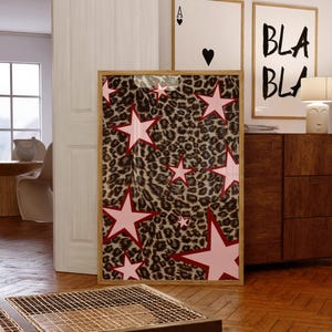 Leopard Stern Wand Kunst Druck, Rosa Stern Leopard Muster Poster, Retro Y2K Maximalist Dekor für Wohnheim Schlafzimmer Galeriewand UNGERAHMT