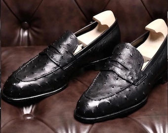 Luxe zwarte penny loafers van struisvogelleer | Exotische herenschoenen van leer | Handgemaakte instappers