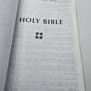 Zondervan NIV Bible 2011 Cuir reconstitué noir image 2