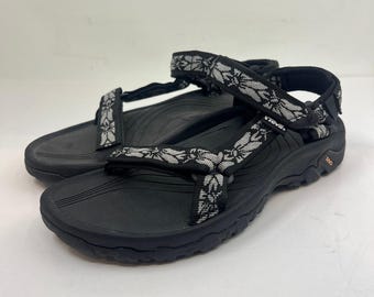 Sandali Teva Hurricane XLT da donna, taglia 9, colore nocciola, con cinturino geometrico, sportivi, da trekking, nuovi con scatola.