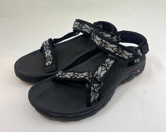 Sandali Teva Hurricane XLT da donna, taglia 7, colore nocciola, con cinturino geometrico, sportivi, da trekking, nuovi con scatola.