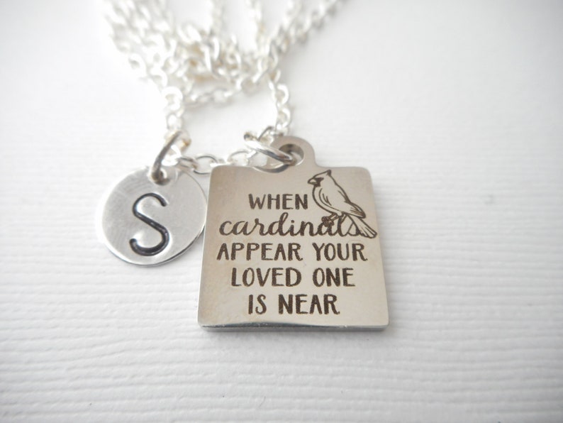 Dad Sister Friend Mom Mother Sympathy When Cardinals Appear Your Loved One Is Near Initial Necklace Custom Brother Grandmother Jewelry Charm Necklaces Oxyland Vn