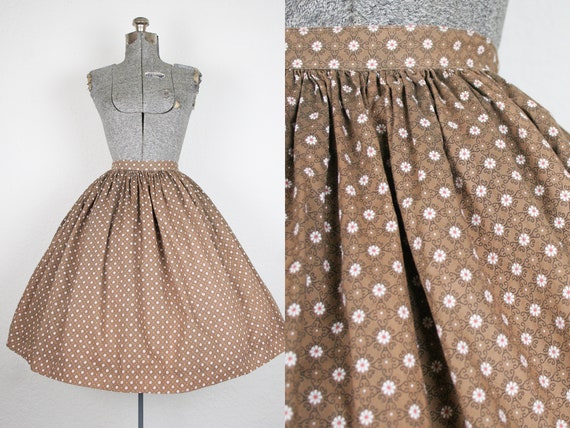 1950's Brown Daisy Print Cotton Skirt / Size XSmal