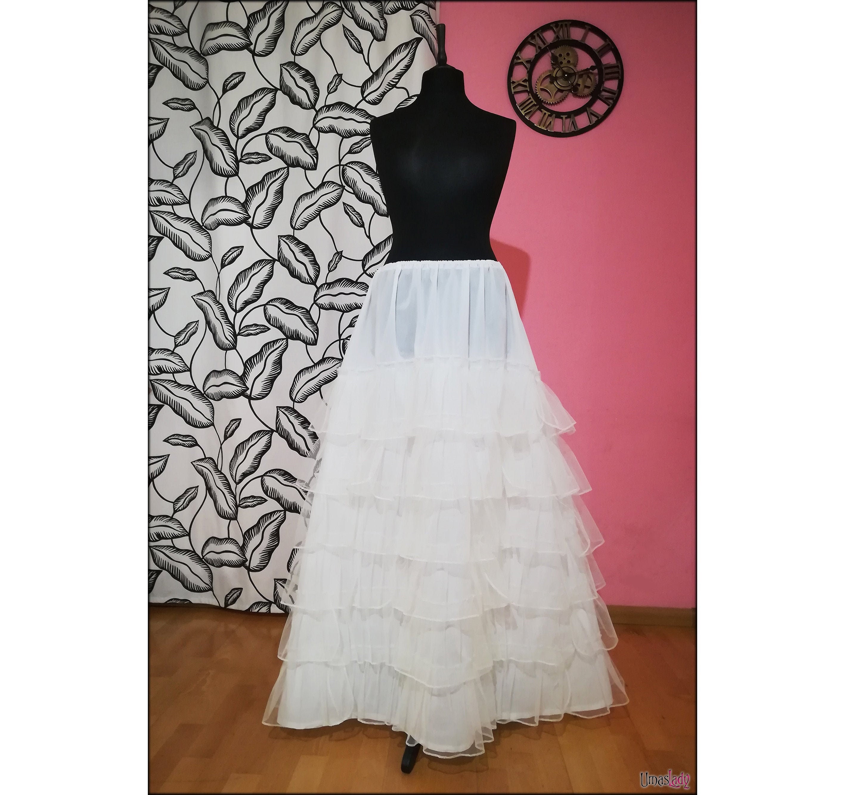 stiff underskirt