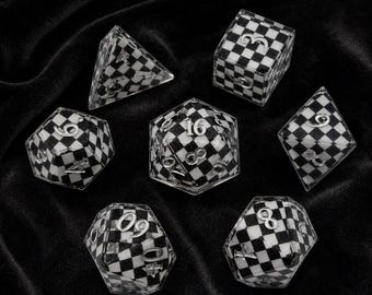 Schaakbordpatroon hars polyhedrale dobbelstenen set, zwart-wit RPG D&D spelaccessoires
