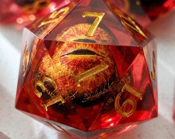 Red Dragon Eye-harsdobbelstenenset | Veelvlakkige RPG-dobbelstenen met scherpe rand (7-delig)