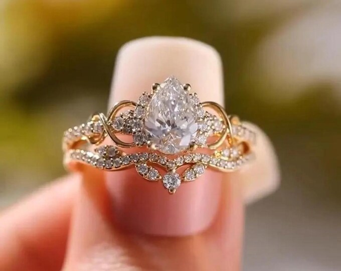 Pear Cut Moissanite Engagement Ring, 14K Solid Gold Vintage Floral Cluster Bridal Ring, Statement Wedding Ring, Elegant Jewelry