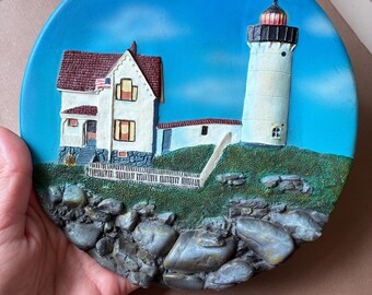 Leuchtturm-Sammelteller mit strukturierter Oberfläche, 16,5 cm (6,5 Zoll), Nubble Lighthouse, Cape Neddick, Maine