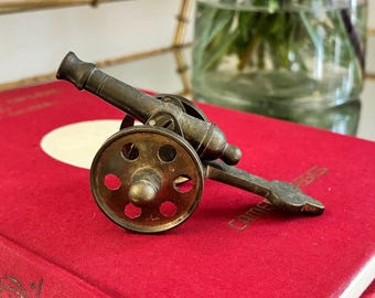 Miniatur-Nachbildung einer antiken Tischkanone aus Messing, 7,6 cm lang