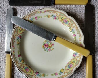Vintage Yellow Handle Table Knives, Four Stainless & Celluloid, England