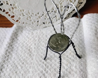 Vintage Doll Bistro Chair, 3" Tall, Champagne Wire & Coin Seat