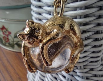 Vintage Cat on a Crystal Ball Necklace 1990s, 32" long. Gold Costume