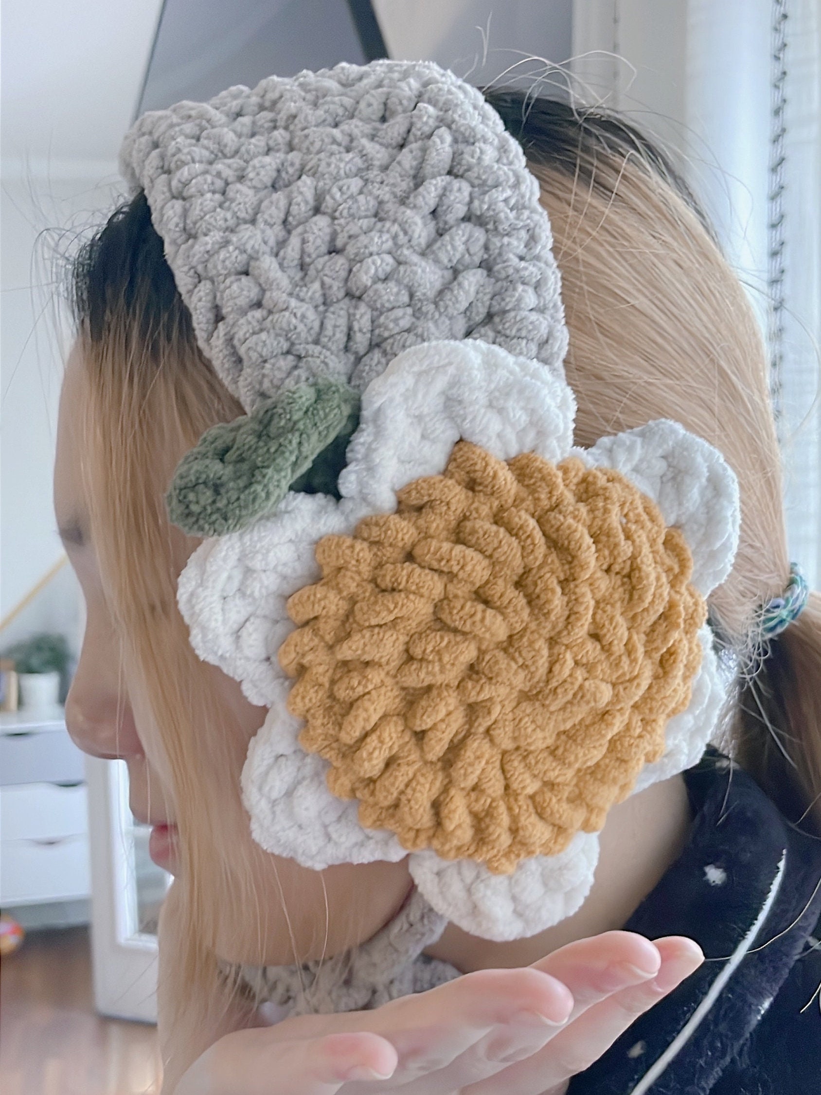 Zara Crochet Knit Floral Earmuffs firm price Zara KNITTED HEART POMPOM EARMUFFS at Mall of America® in  main image 2
