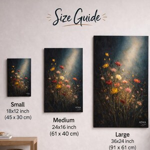 Puede incluir: Una gu&iacute;a de tallas muestra tres impresiones art&iacute;sticas en lienzo con un dise&ntilde;o floral. La impresi&oacute;n peque&ntilde;a mide 45x30 cm, la mediana 61x40 cm y la grande 91x61 cm. Las impresiones presentan flores coloridas sobre un fondo oscuro.