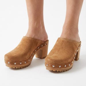 Braune Lederclogs für Damen, handgefertigte Holzsandalen mit Erlenholzsohle