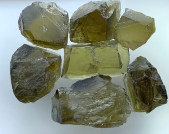 Vacker diopside: 67,30 karat från Afrika 5 till 12 karat per styck Storlek