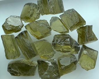 Rå diopside från Afrika 51,10 karat 2 till 4 karat per styck