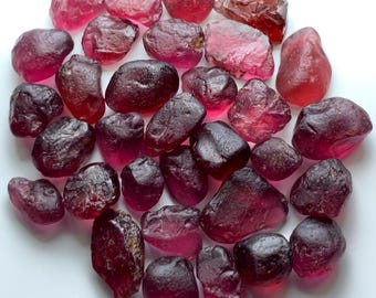 Grov granat från Afrika (67 karat) Parbitstorlek 1 till 3 karat