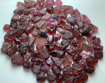 Rough Garnet Lots 308 Carats with a wholesale Price Beautiful Pieces Individual Size 1 to 7 Carats