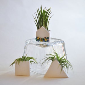 Trending Triangle Mini Air Plant Planter White, Plant not included image 2