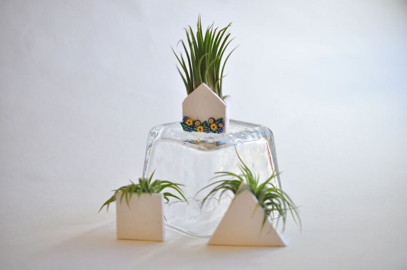 Trending Triangle Mini Air Plant Planter White, Plant not included image 2