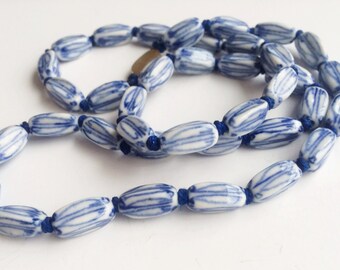 Blue & White Glass Vintage Chinese Necklace, hand knotted Bead Vintage Necklace