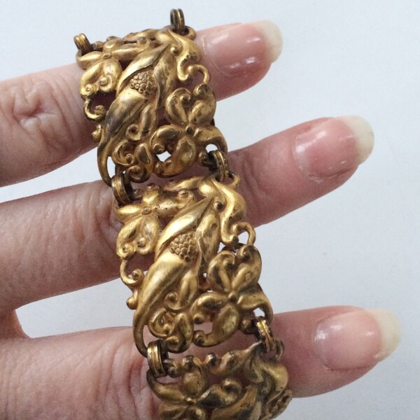 Antiguo Repousse pulsera oro, pulsera Vintage amplio Panel