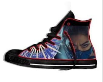 Sneakers alte personalizzate blu ispirate all'anime Ninja Fighter.