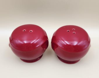Princess House Pavillion Berry Red Salt & Pepper Shakers, Scalloped Edge