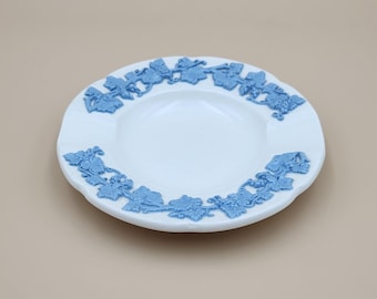 Wedgewood Queensware of Etruria Embossed Shell Edge Ashtray
