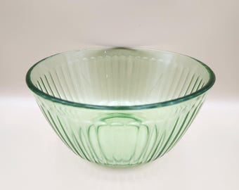 Pyrex Ribbed Green Glass Bowl, 6 Cup - 1.5 Liter, 7.25" Diameter
