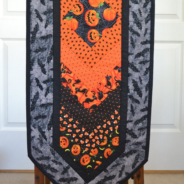 Pumpkin Table Runner, Halloween Table Runner, Pumpkin, Quilt, Bats, Tablecloth, Fall, Bats, Candy Corn, Spider Web, Polka Dots, Stars