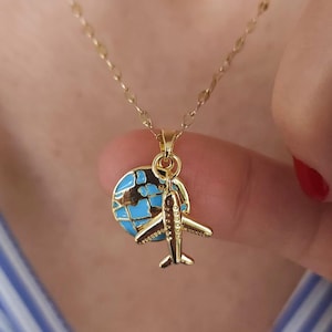 Collier monde, collier terre, cadeau collier de voyage pour voyageur, collier à breloques Wanderlust, collier globe avion en or,