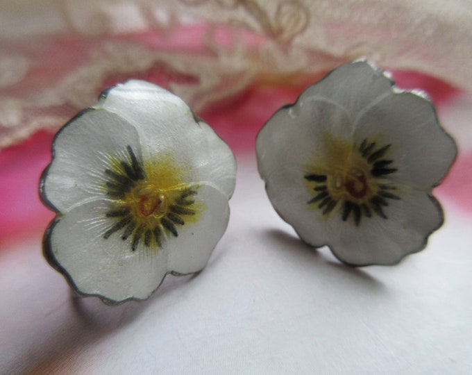 And On To Willow......Antique & Vintage Jewelry by
