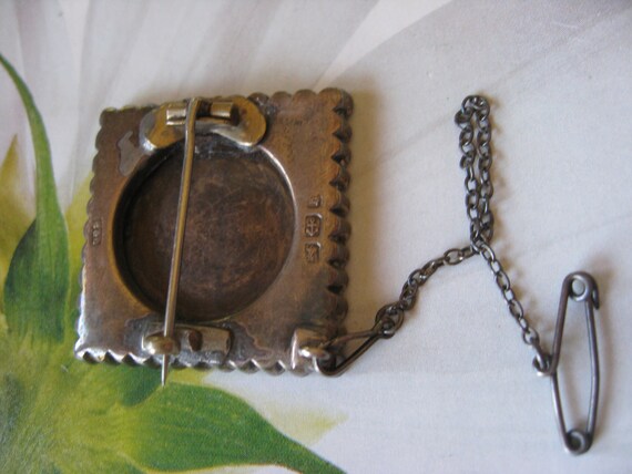 Victorian Memorial Locket Pin - image 3