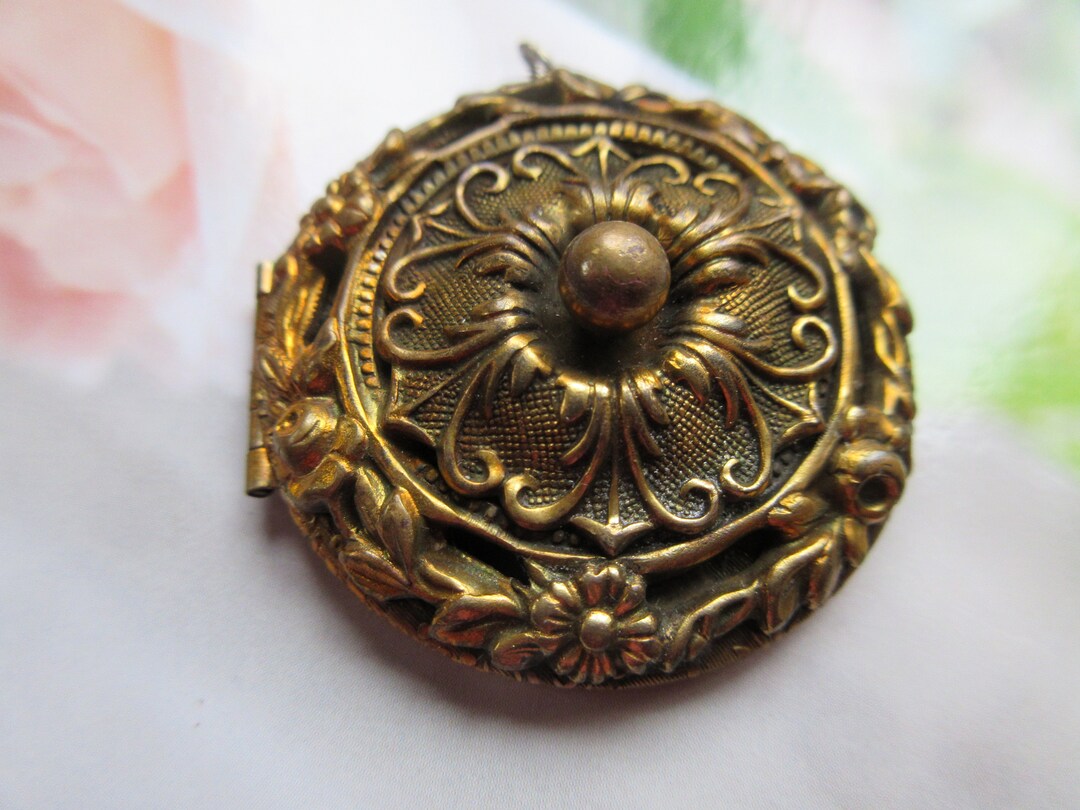 Vintage Brass Picture Locket Free Shipping - Etsy