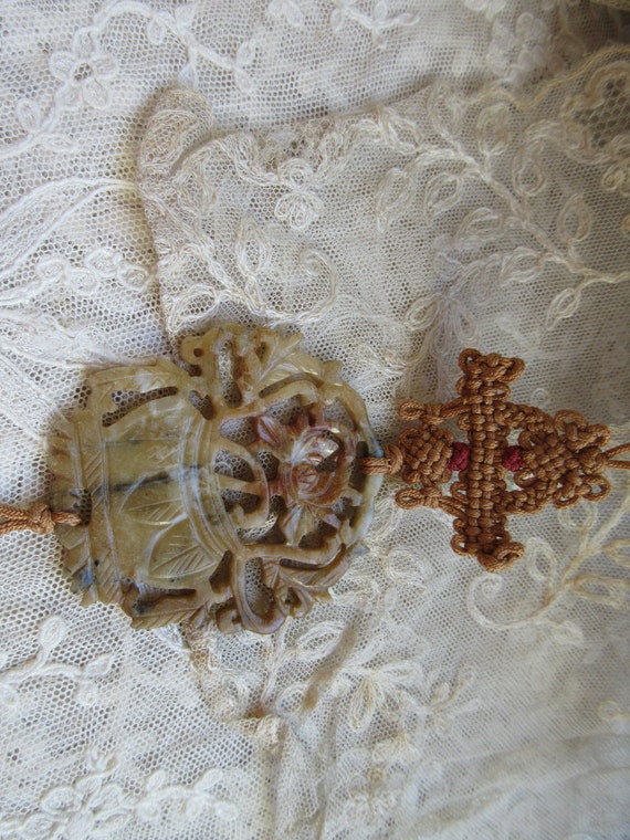 Vintage Asian Carved Stone Macrame Necklace - Vin… - image 3