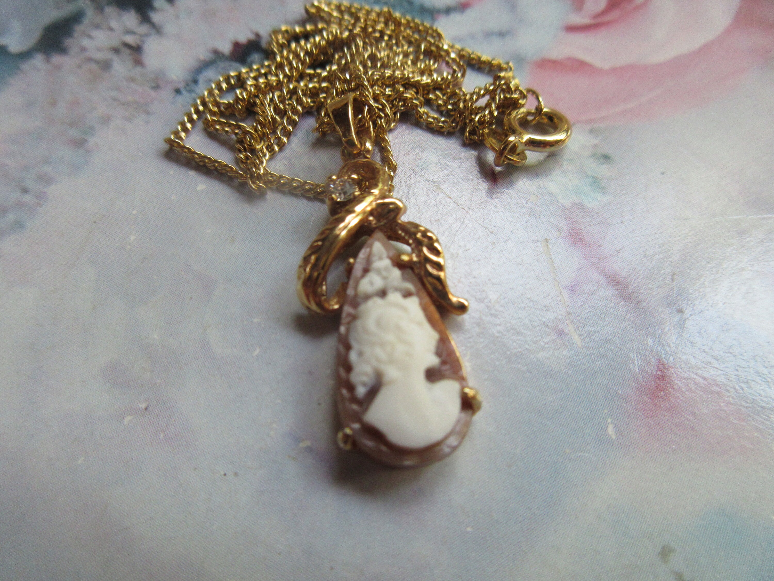 ネックレス・ペンダント Brass Plate Med Cameo Necklace Mother Of Pearl Cameo Set In Sterling Silver Oval Pendant