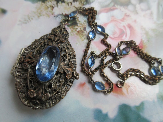 Vintage 30s Czech Locket Necklace with Open Back C