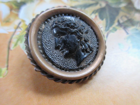 Victorian Antique Glass Cameo Pin Back Brooch Ear… - image 2