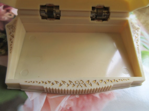 Vintage Early Plastic Jewelry Box , Lovely Golden… - image 3