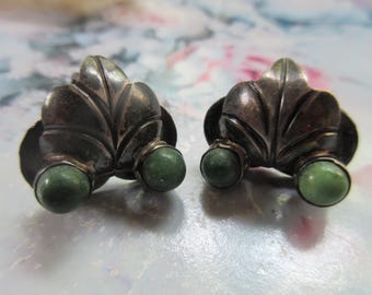 Vintage Mexico Silver Screw Back Earrings Green Stones