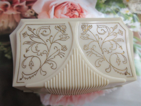 Vintage Early Plastic Jewelry Box , Lovely Golden… - image 5