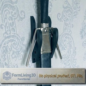 Könnte beinhalten: Ein schwarzes und silbernes Schwert mit schwarzem Griff wird in einem schwarzen Halter mit silbernen Akzenten gehalten. Der Hintergrund ist eine hellblaue und weiße Tapete. Der Text unten lautet "No physical product, STL File."