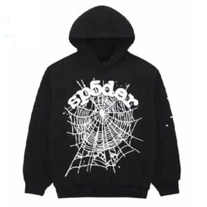 Pu&ograve; includere: Felpa con cappuccio nera con grafica a ragnatela bianca e la scritta "sp5der". La felpa ha un cappuccio con coulisse e maniche lunghe. Uno stile streetwear casual.