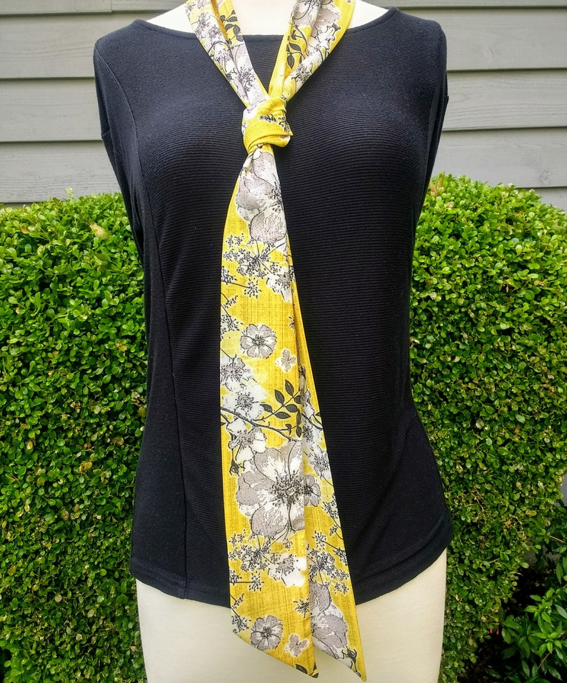 Skinny Scarf Wild Floral Eggshell
