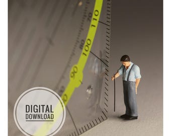 幾何学定規の壁掛けアート、ミニチュア労働者の写真、数学教室用印刷物