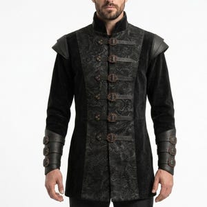 Gilet médiéval en daim, gilet de cosplay fantastique, armure GN Renaissance, veste noire à gravure florale