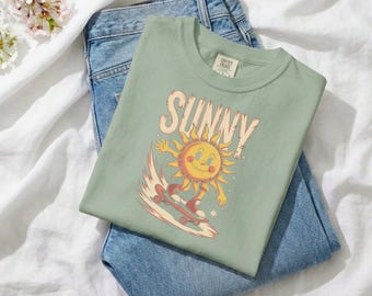 SUNNY Skateboard Sun Graphic Tee, Retro 70s Skateboarding Shirt, Vintage Cartoon Sun Apparel, Groovy Summer Vibes Gift